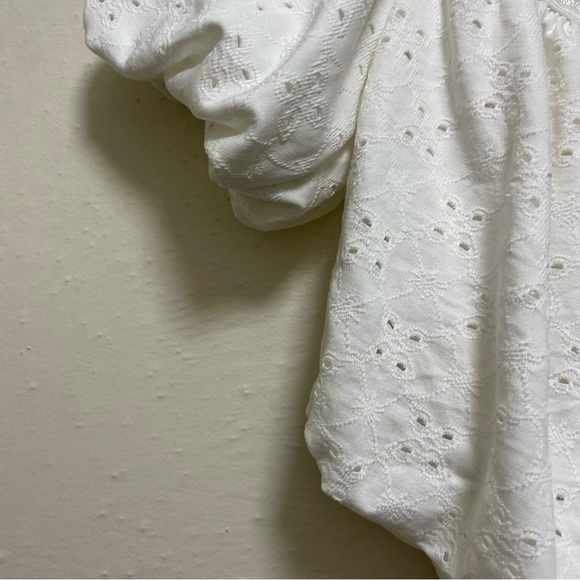 Cropped Eyelet Top - Picture 5 of 7